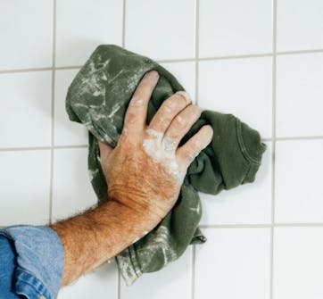 Laatoitus vanhan laatan päälle Laatoitus vanhan laatan päälle